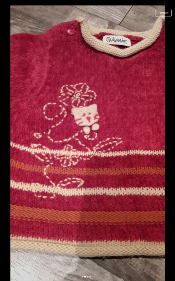 Pull rouge avec chat - photo numéro 2