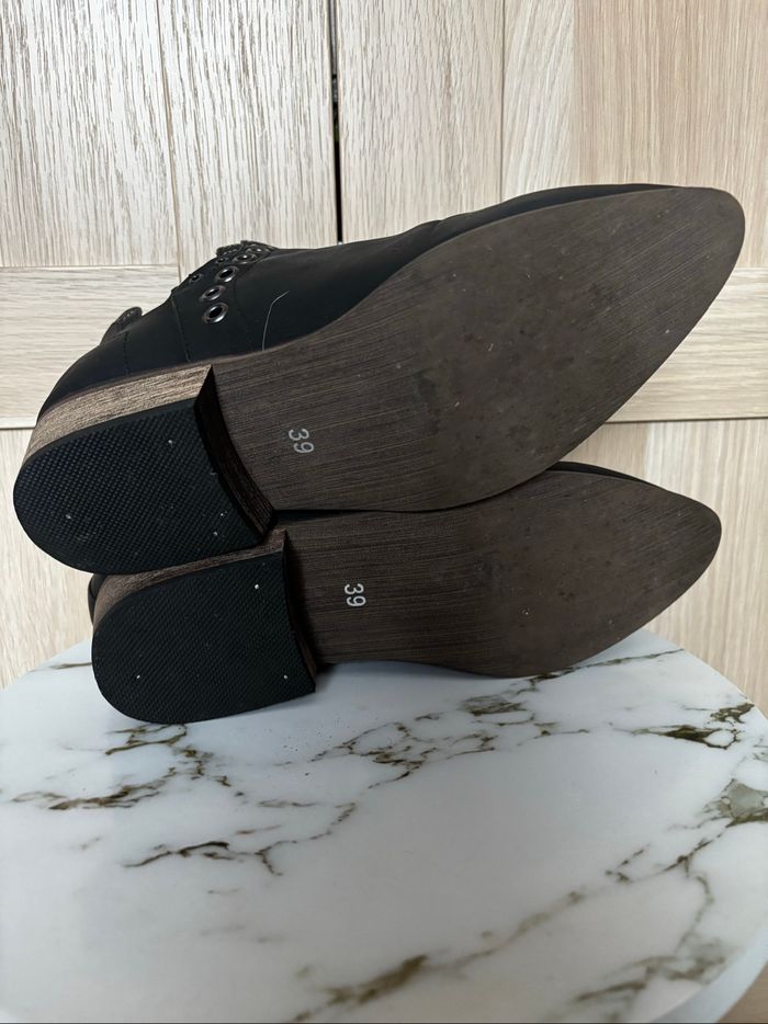 Bottines noires œillets GEMO t.39 - photo numéro 6