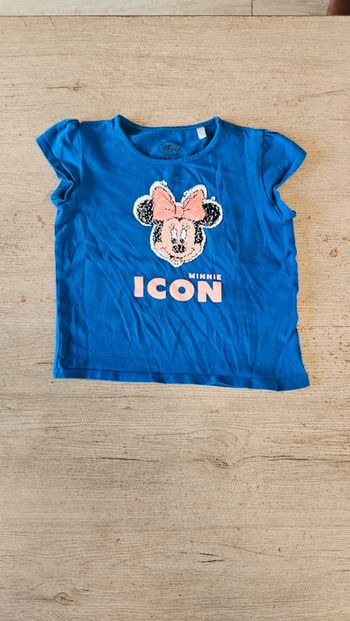 T shirt bleu électrique à manches courtes, Disney, Minnie en sequins, taille 116/ 6ans