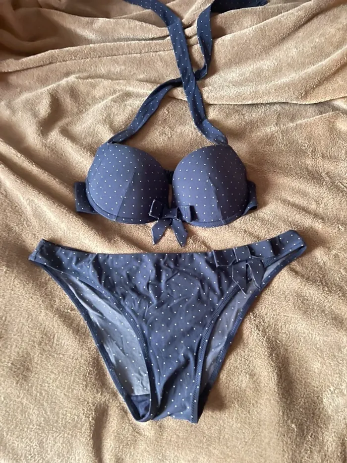 Maillot de bain deux pièce noeud et pois (rétro ?)