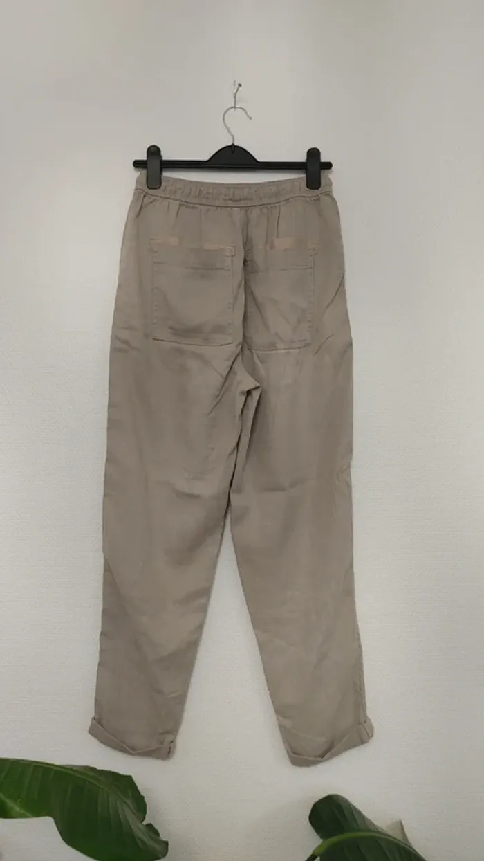 Pantalon en lin beige - photo numéro 6