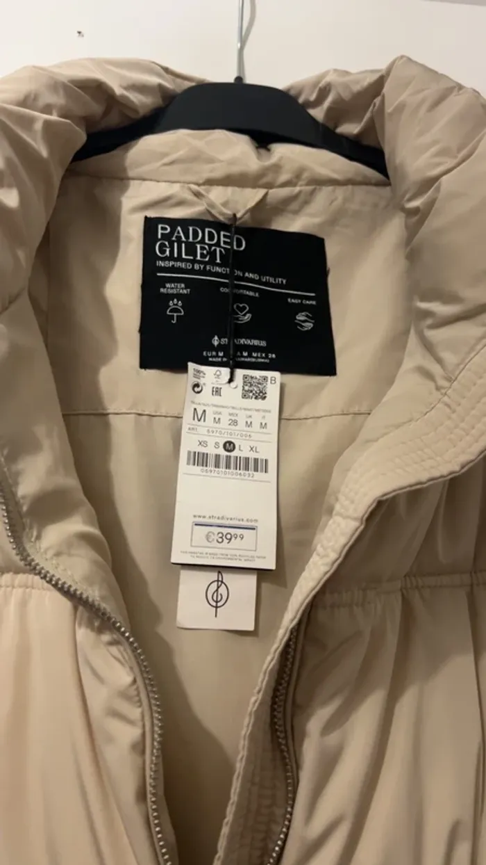 Doudoune stradivarius sans manches beige taille M neuve avec étiquette - photo numéro 2