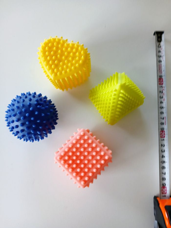 Balles et formes à picots - photo numéro 3