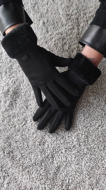🧤 Gants noirs élégants femme – Accessoire hiver chic 🤍