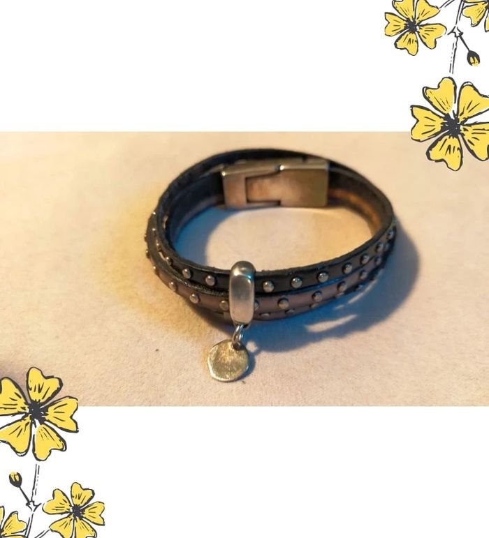 Bracelet multi-tours en cuir clouté – Collection Terres d’Ailleurs - photo numéro 2