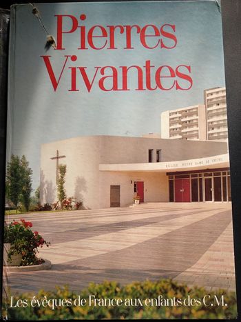 Livre de 1981 Pierres Vivantes