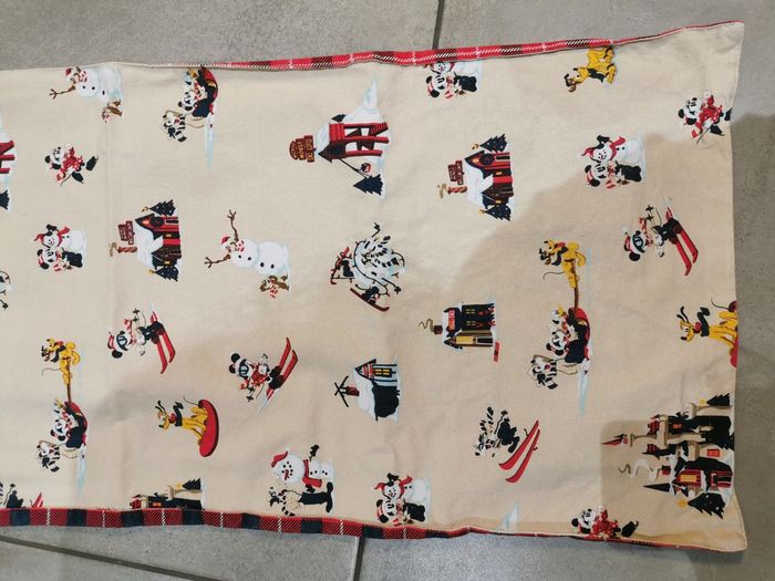 Chemin de table Noël disney - photo numéro 2