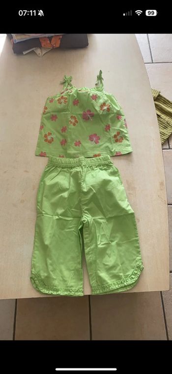 Ensemble vert taille 24 mois