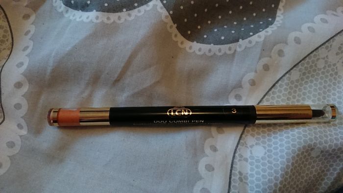 Duo fard à paupière et crayon