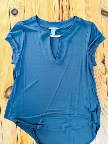 T short habillé