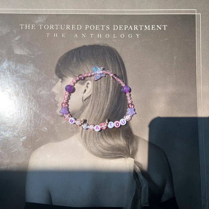 friendship bracelets | taylor swift