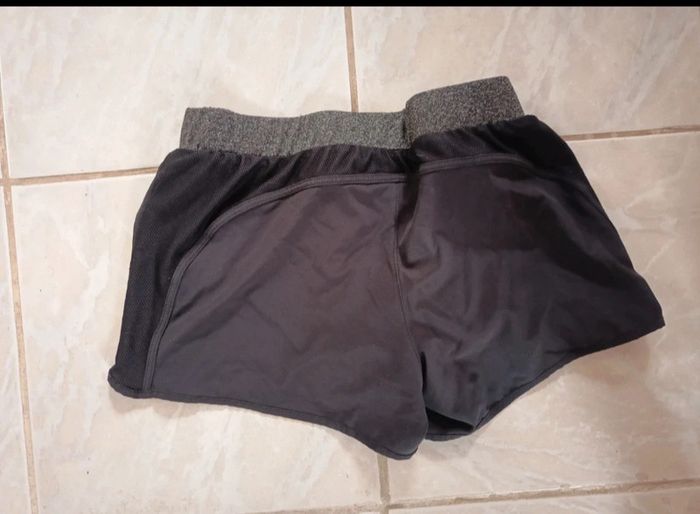 Short de sport taille M - photo numéro 2