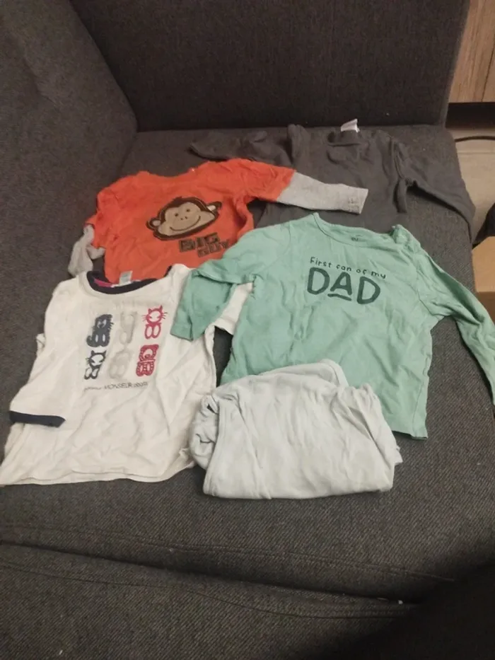 Lot T shirts manches longues 68cm