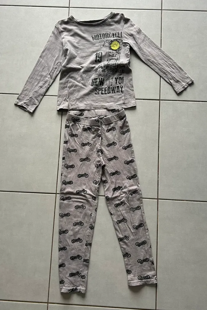 Pyjama fin Kiabi moto 8 ans