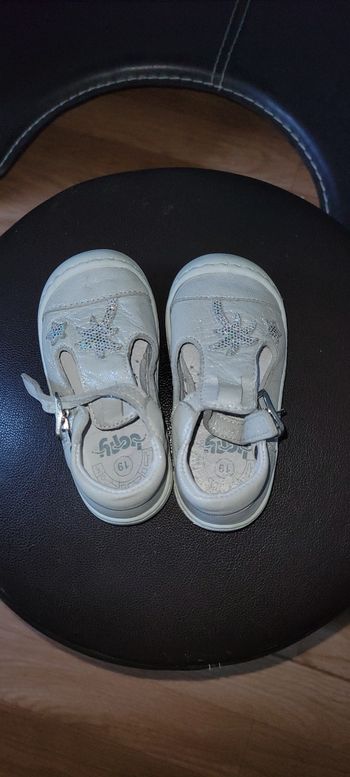 Chaussures blanches argentée