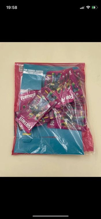 24 paquets de cartes Panini Fornite + range carte neuf