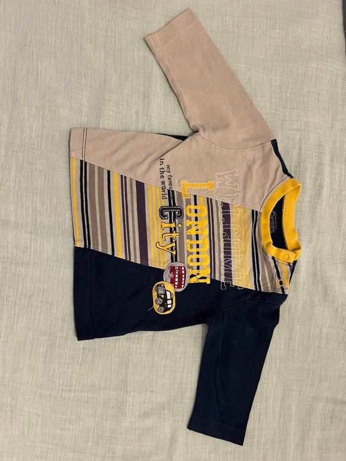 Lot 5 t-shirt et 2 chemises - 6 mois - photo numéro 3