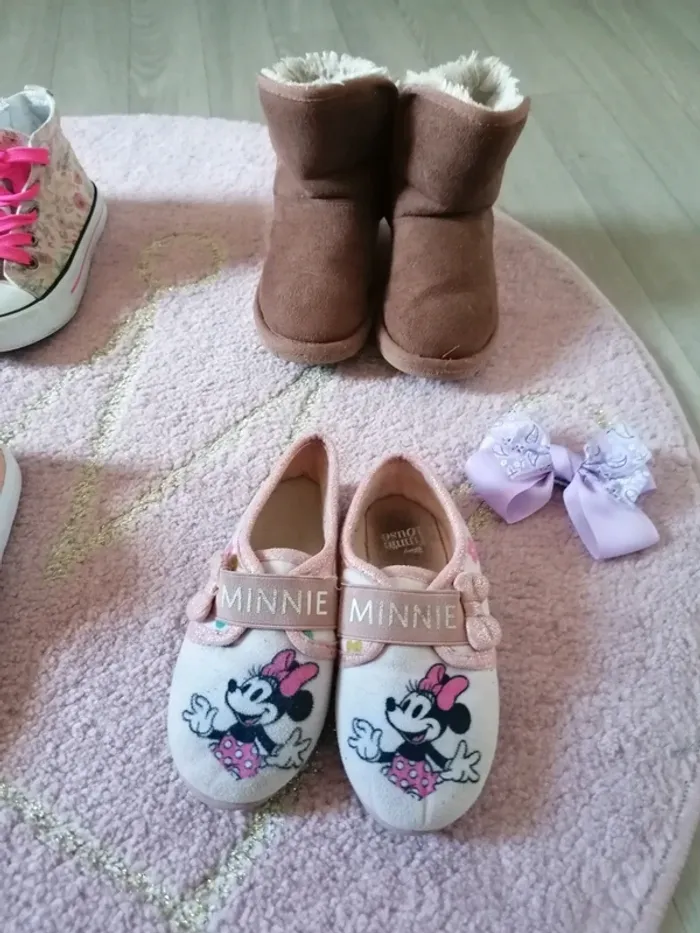 Lot chaussures fille baskets bottes chaussons - photo numéro 2
