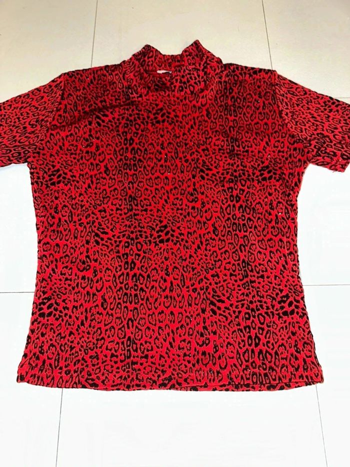 Magnifique top rouge brillant femme T2 Machin Chose Paris - photo numéro 2