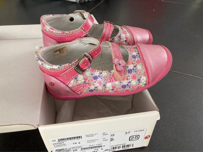 Chaussures GBB pointure 25