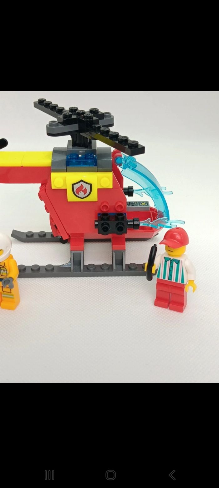 Figurine LEGO City Fire 60318 L’Hélicoptère des Pompiers
Complet - photo numéro 6