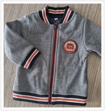 Gilet pour bébé - taille 6 mois - en très bon état