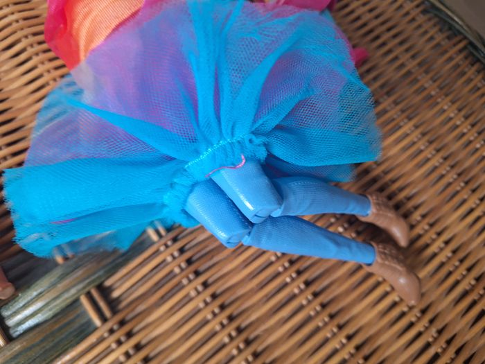 Barbie moderne et deux petites filles (neuves) - photo numéro 3