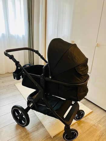 Poussette 3 en 1 + cosy + accessoires 