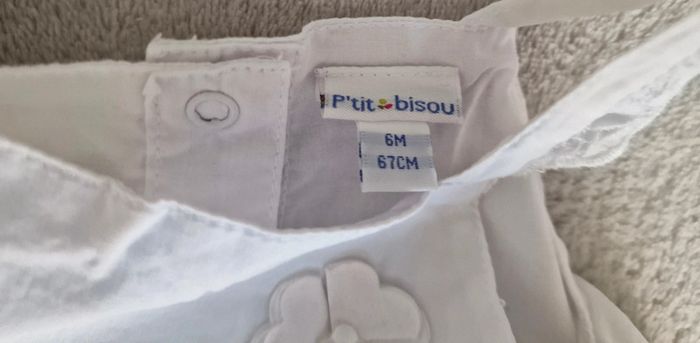 Robe blanche à volant P'tit Bisou 6M (neuve) - photo numéro 8