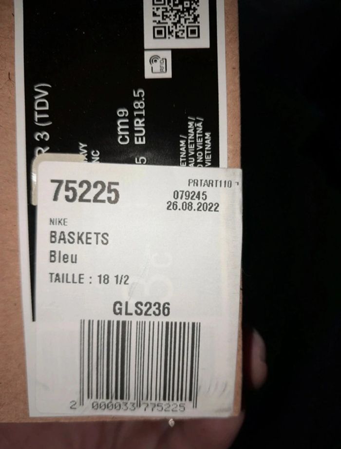 Basket nike neuf 18.5 - photo numéro 6