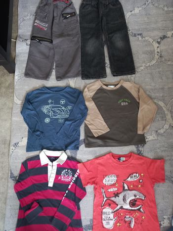 Lot pantalons et tshirts