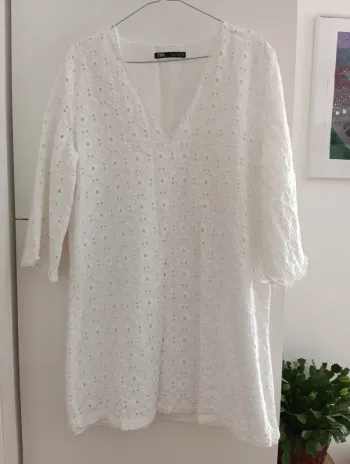 Robe blanche Zara broderie anglaise taille L