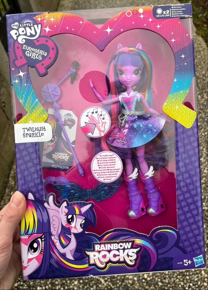 Poupée My Little Pony Rainbow rock neuve - photo numéro 2