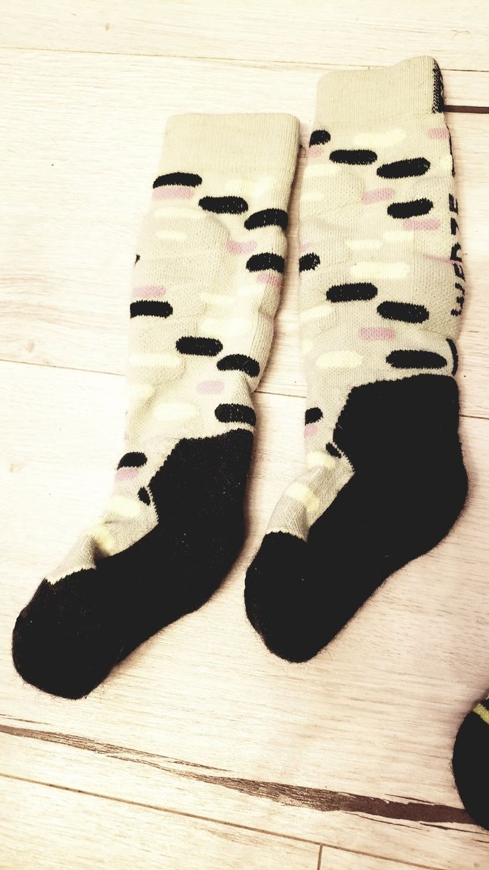 Vêtement fille lot 2 paires de chaussettes de ski pointure 23 - 26 - photo numéro 3