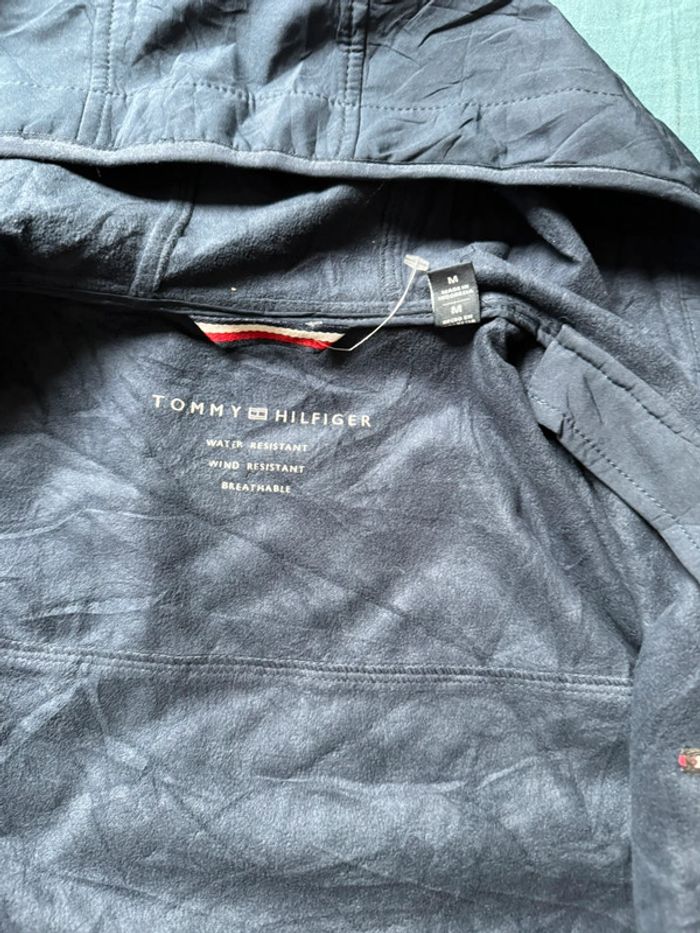 Veste Tommy Hilfiger à capuche – Déperlante & respirante – Neuve avec étiquettes - photo numéro 4
