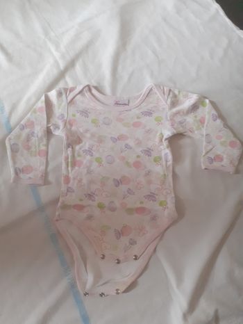 Lot de 2 bodys blancs motifs  roses, verts et lilas