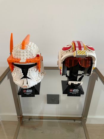 LOT: Lego Star Wars 75327 Le casque Red Five de Luke Skywalker + 75350 Le casque du Commandant clone Cody