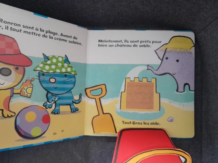 livre à toucher avec des volets à soulever - Rond et Ronron à la plage - photo numéro 2