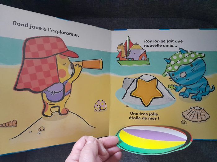 livre à toucher avec des volets à soulever - Rond et Ronron à la plage - photo numéro 5
