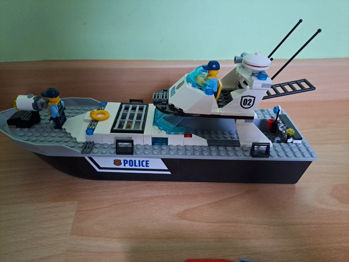 Lego 60129 le bateau de patrouille de la police - photo numéro 3