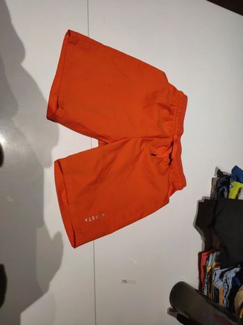 Short kipsta orange 8 ans