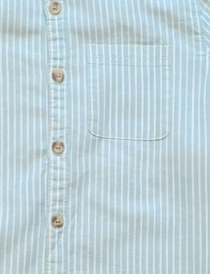 Tres jolie chemise bleu et blanche rayée. Garçon 6 ans. Marque Kiabi - photo numéro 2