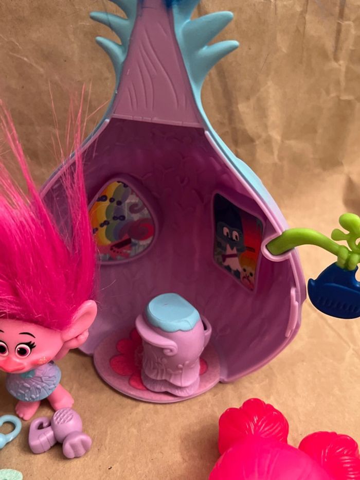 Hasbro Trolls 2015 – Salon de coiffure Trolls DreamWorks – figurine + accessoires - photo numéro 6