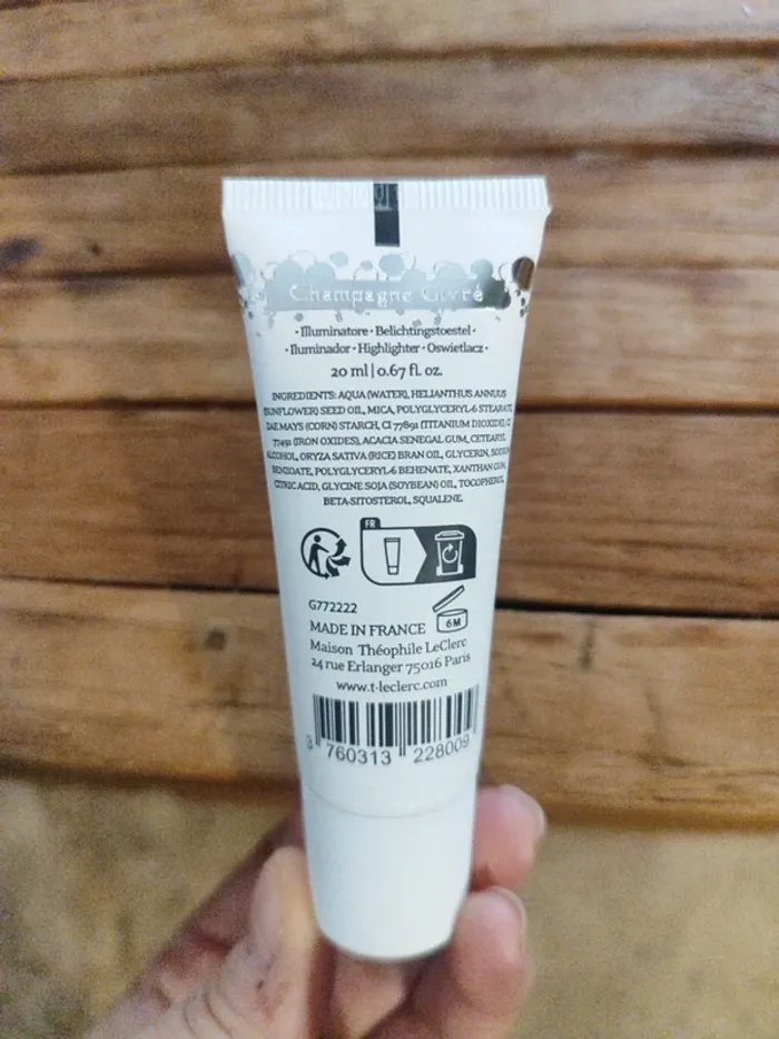 Highlighter T Leclerc champagne givré neuf - photo numéro 3
