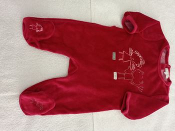 Pyjama pour garçon ou fille marque bébés taille 3 mois rouge