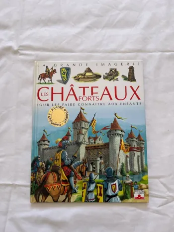 Livre château grande imagerie
