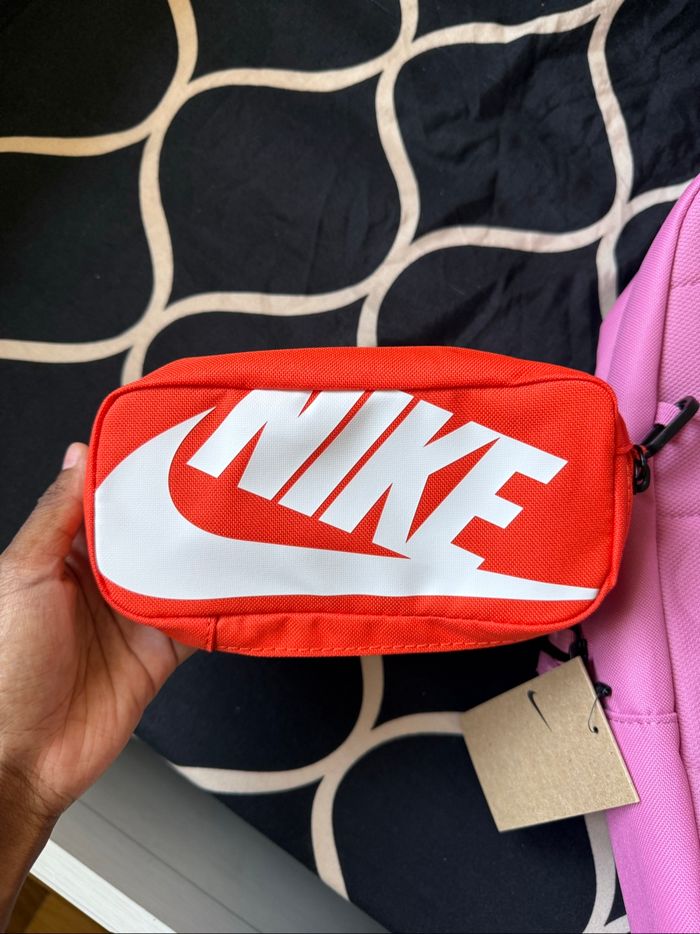 Sac à dos Nike rose avec trousse assortie – Neuf avec étiquettes - photo numéro 8