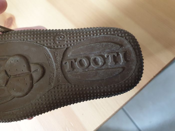 Chaussons - Taille 18 - photo numéro 2