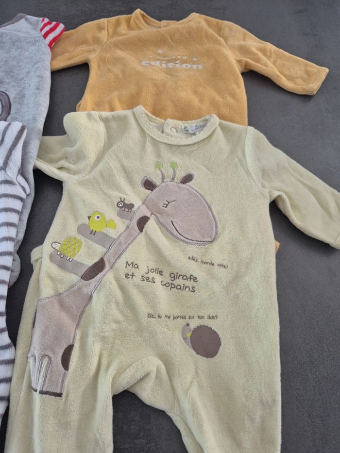 6 pyjamas velours 1mois - photo numéro 4