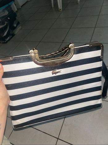 Sac Lacoste contre façon